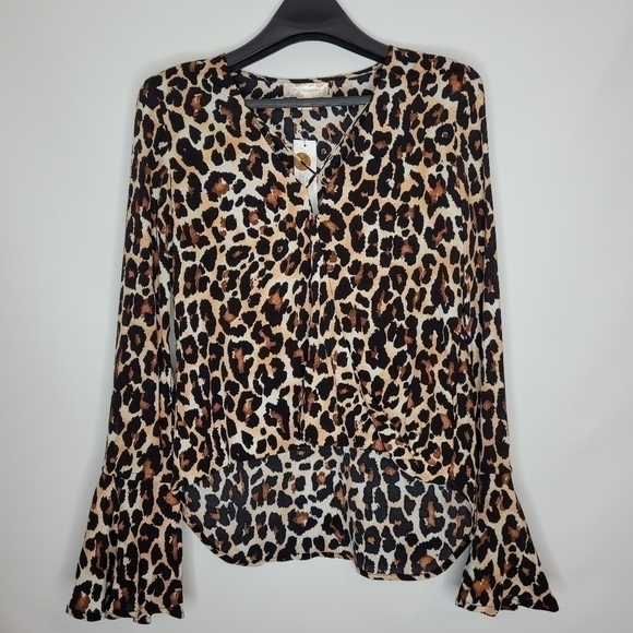 Band Of Gypsies Yuma Desert Leopard Surplice Top - Picture 6 of 14
